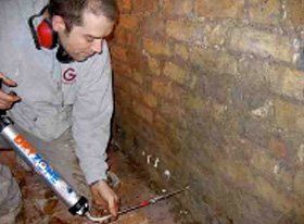Condensation control - Lambeth, South East Crawley - Djakariaou Diarra - Dry rot repair
